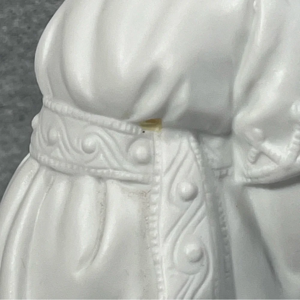 Avon Nativity‎ The Magi Melchior Porcelain Figurine Collectibles 1982 In Box